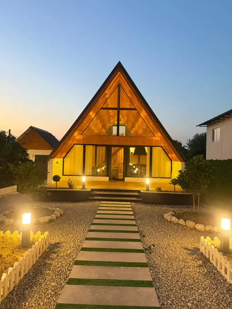 کلبه سویسی با جکوزی /کلبه استخردار/ ویلا مدرن|اجارهٔ کوتاهمدت ویلا و باغ|چالوس, |دیوار