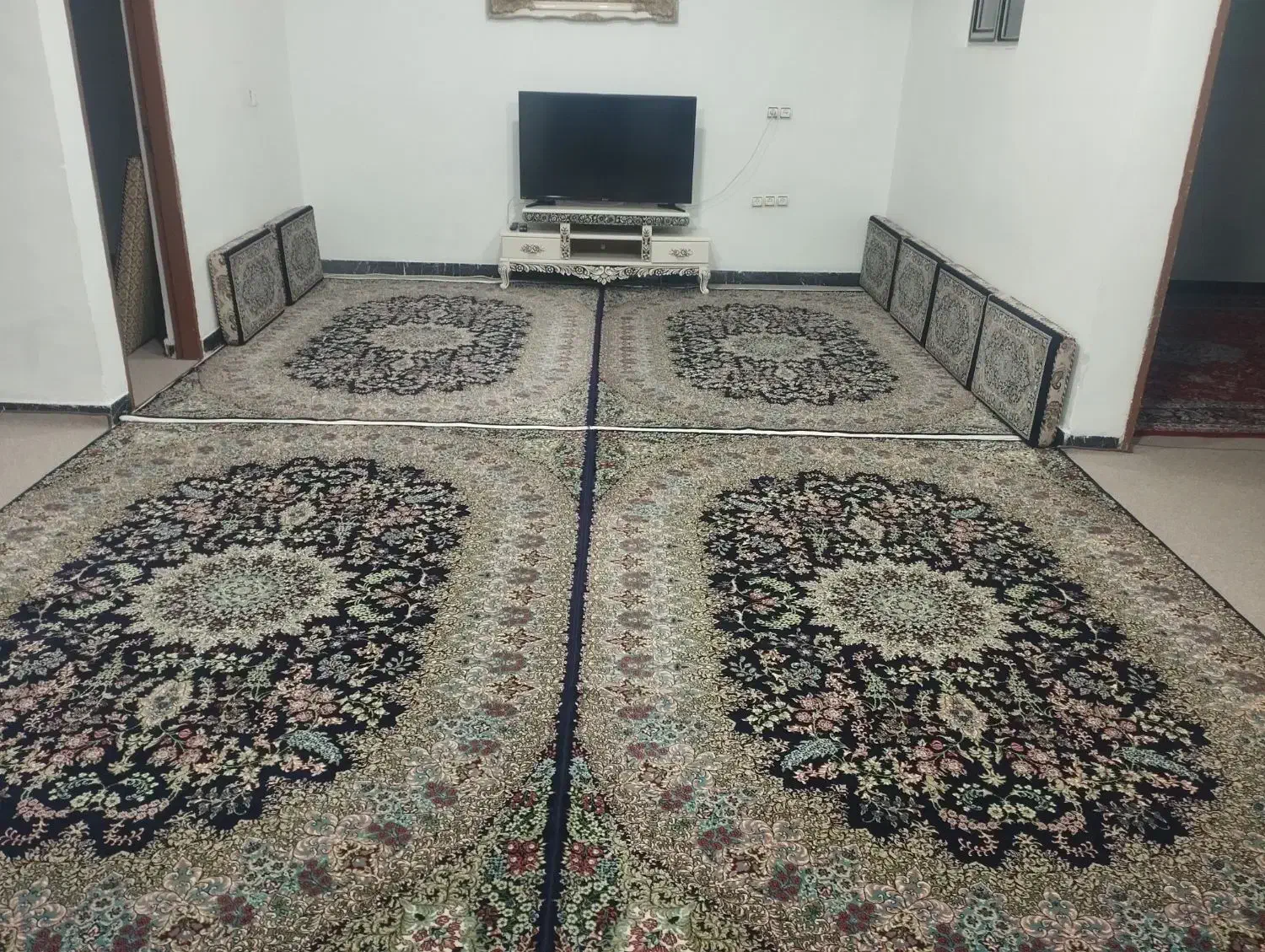 قالی 500شانه شش میتر 4عدد همراه با 6پشتی|فرش|مریوان, |دیوار