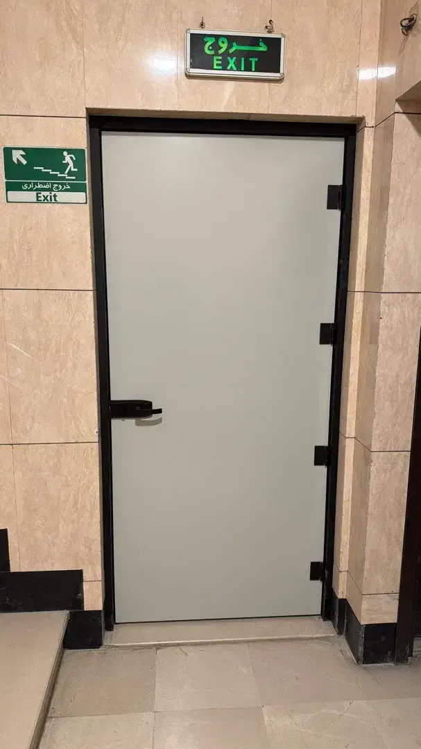 کارگر ساده نصب شیشه|استخدام معماری، عمران و ساختمانی|تهران, شیخ هادی|دیوار