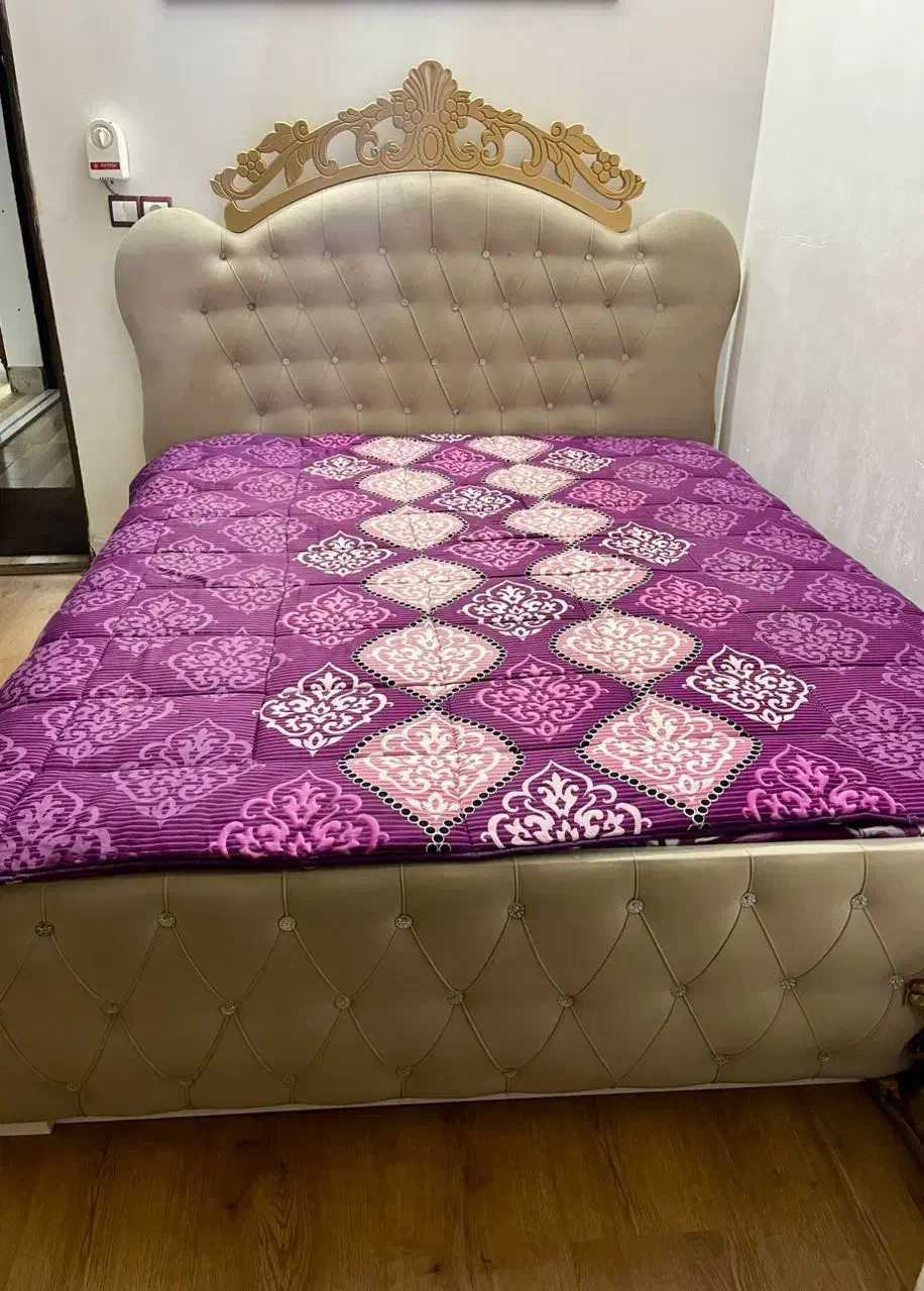 تخت خواب دو نفره به همراه تشک و پاتختی و دراور|تخت و سرویس خواب|گرگان, |دیوار