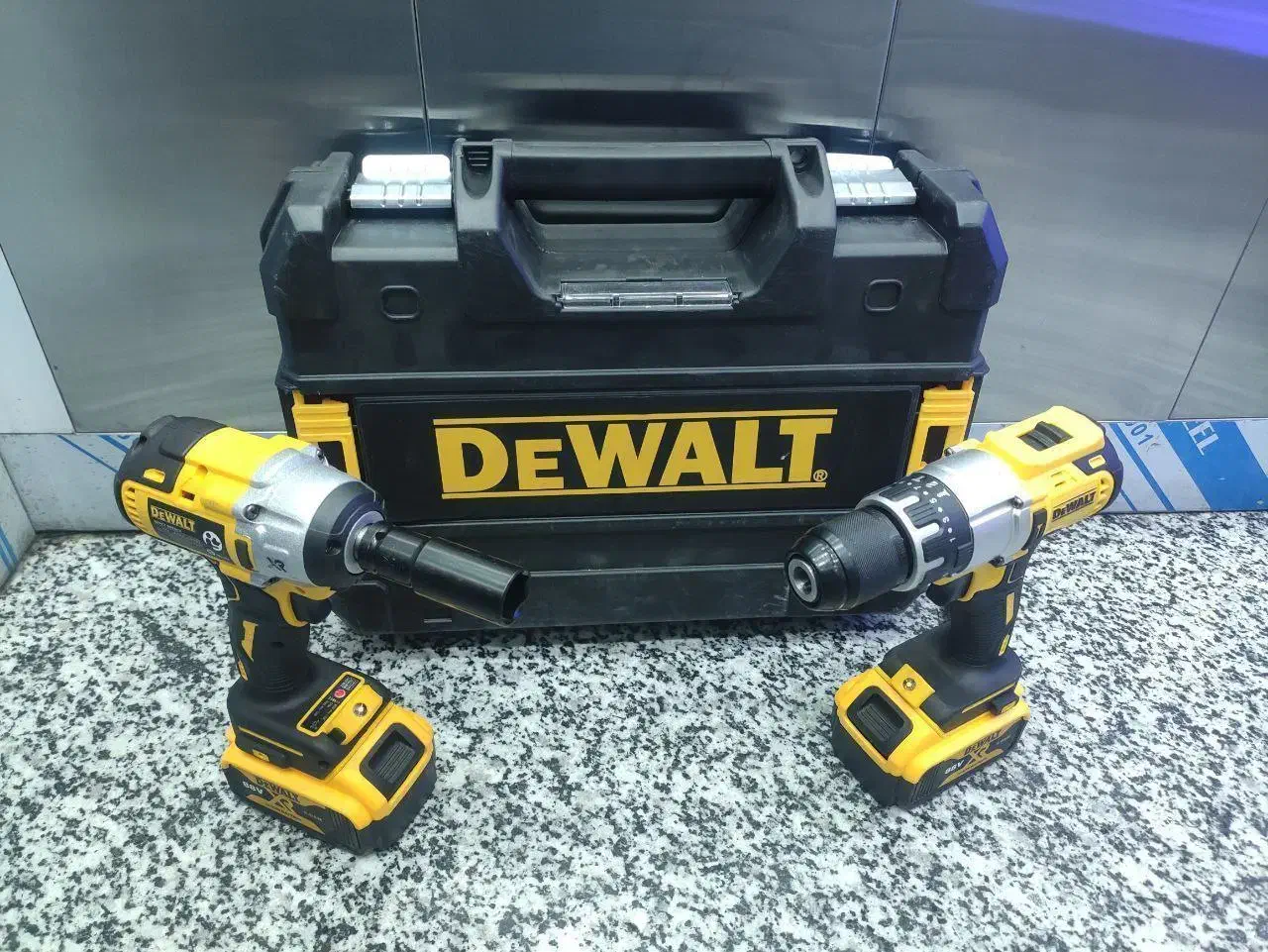 دریل و بکس شارژی دیوالت|ماشین‌آلات صنعتی|یزد, |دیوار