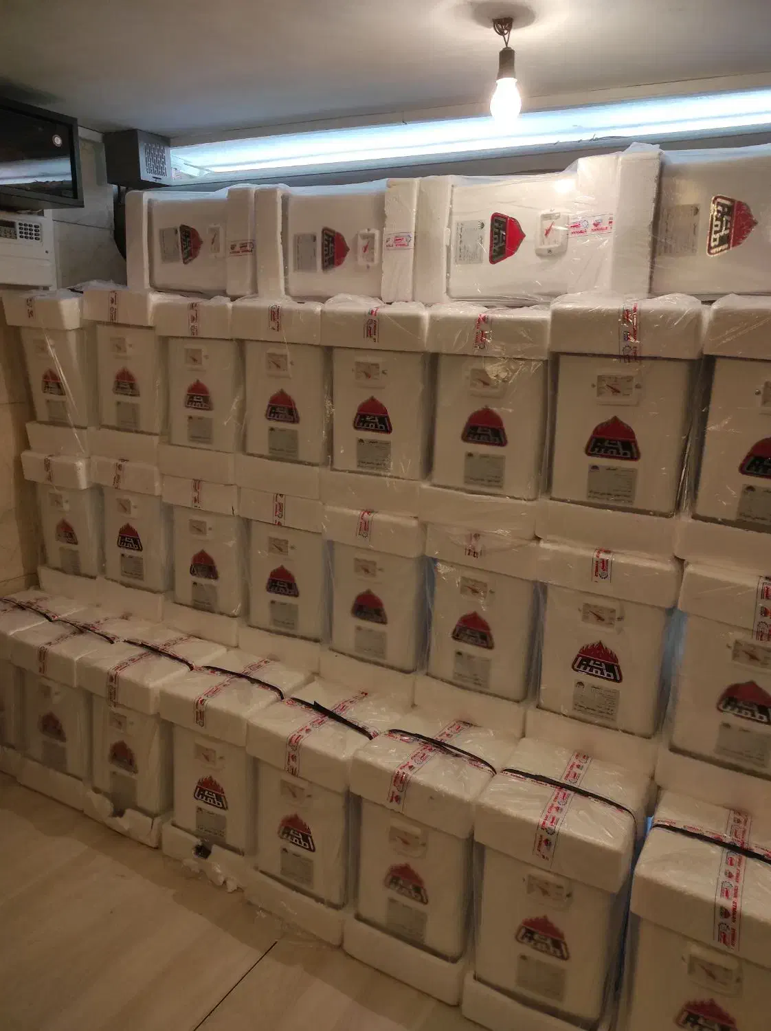 انواع آبگرمکن برقی و گازی اطمینان دیواری و مخزنی|آبگرمکن، پکیج، شوفاژ|اصفهان, مولوی|دیوار