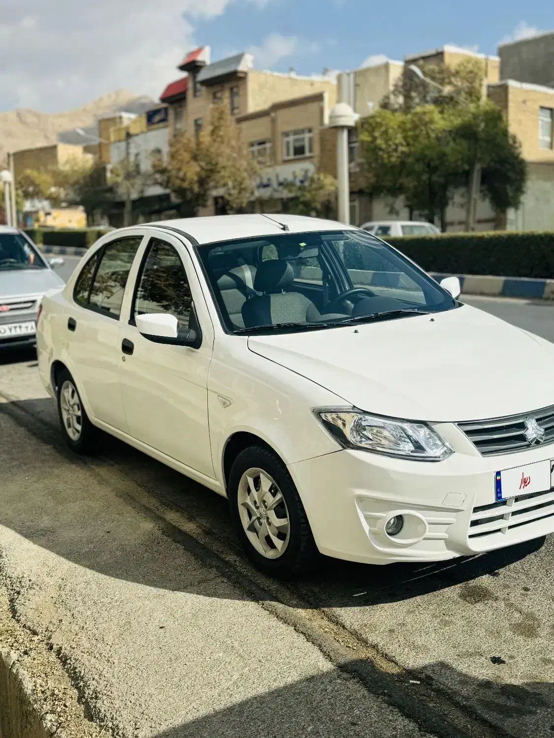 ساینا مدل ۹۸ سفید|خودرو سواری و وانت|ملایر, |دیوار