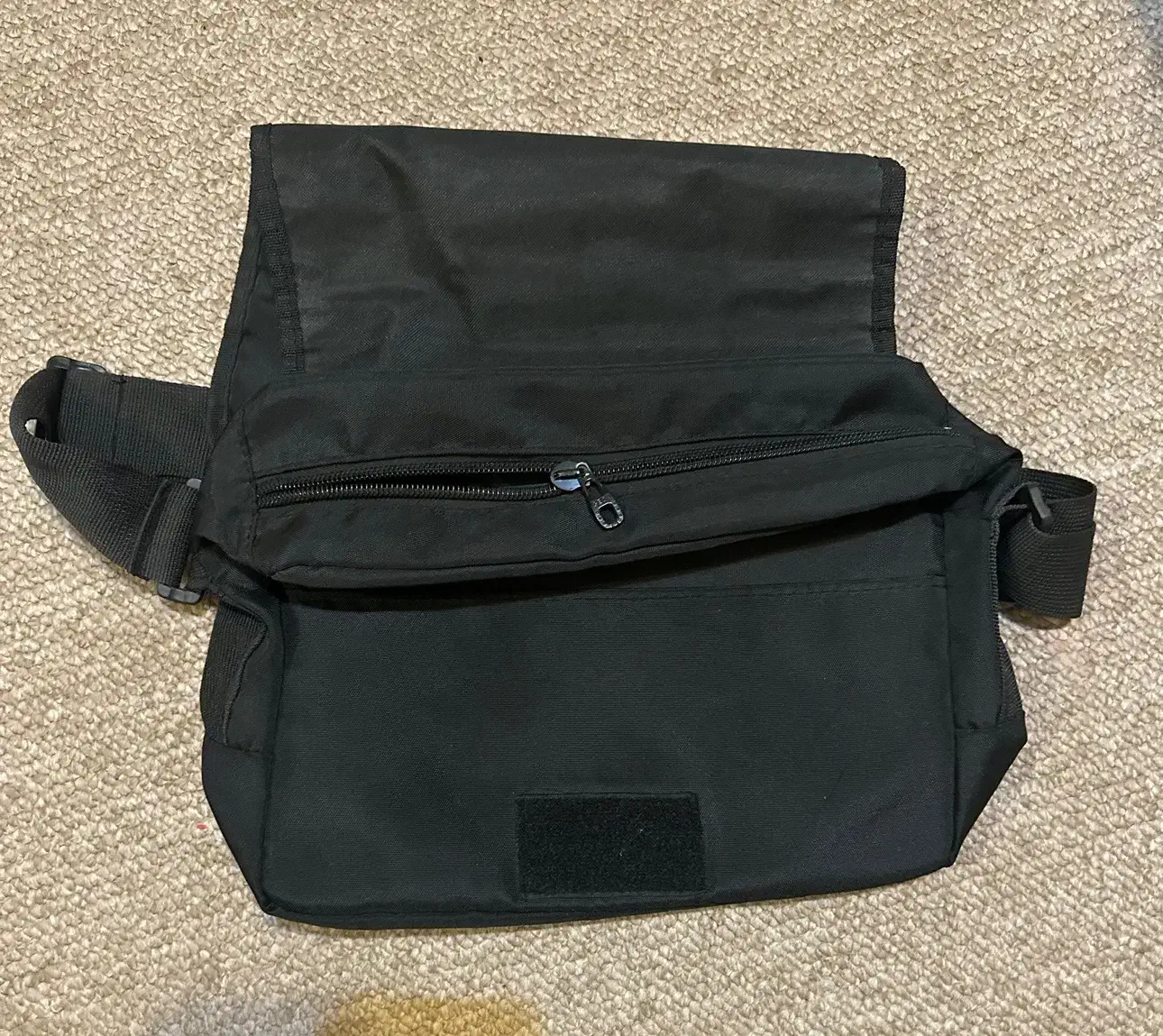 کیف دوشی|کیف، کفش، کمربند|ساری, |دیوار