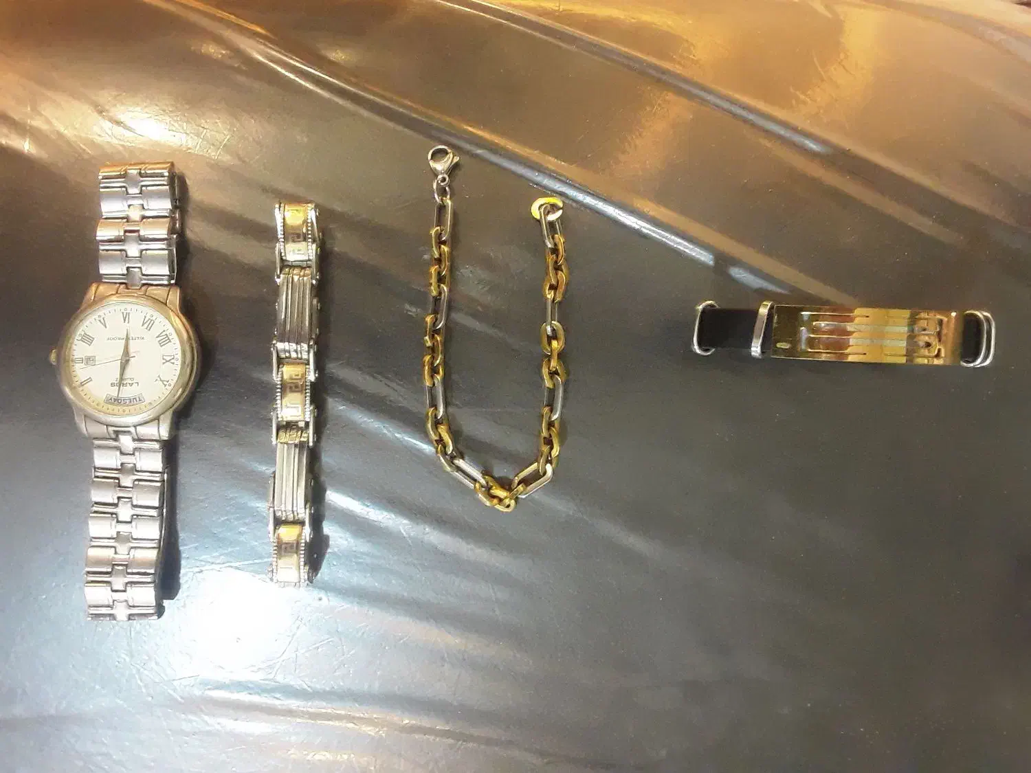 ساعت ودستبند|ساعت|بروجرد, |دیوار