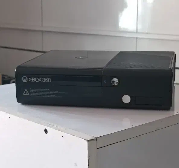 ایکس باکس 360 سوپر اسلیم (نیازمند تعمیر)|کنسول، بازی ویدئویی و آنلاین|قزوین, |دیوار