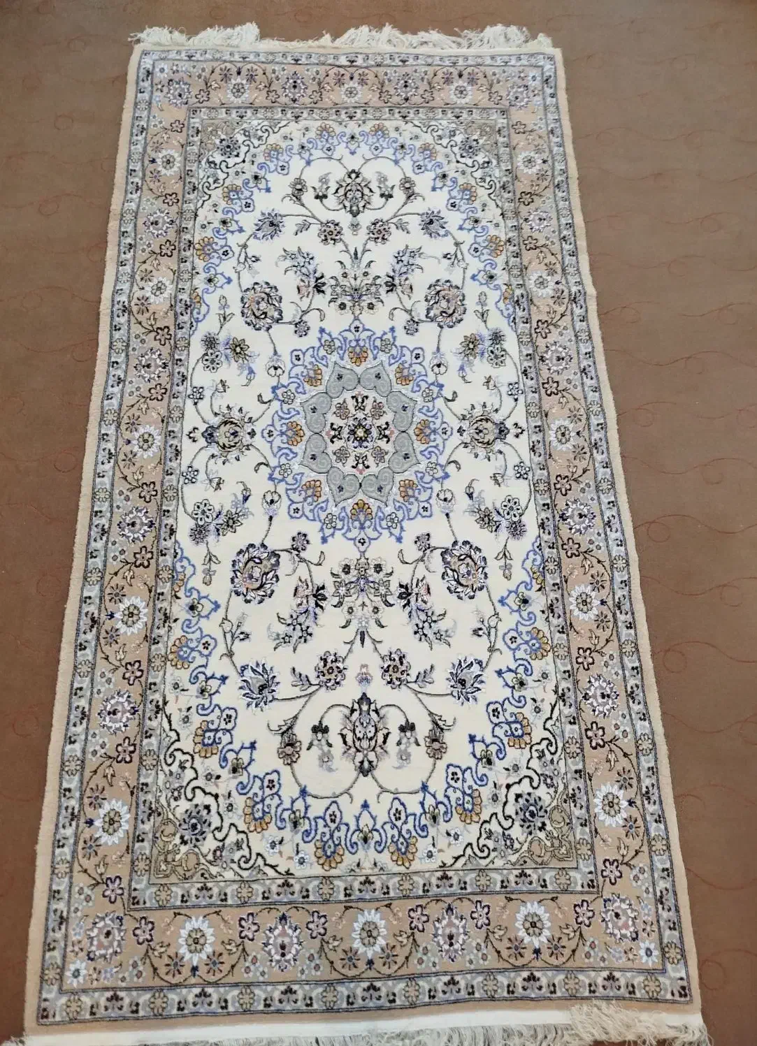 فرش دستباف گل ابریشمی|فرش|اصفهان, بهارستان|دیوار