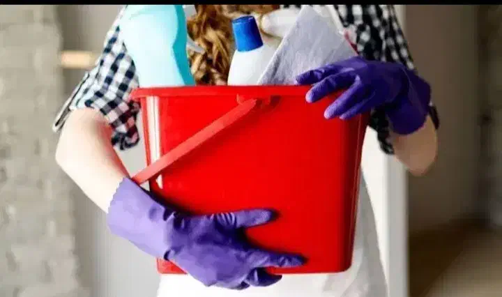 نظافت انجام می‌شود آقا هستم هرکاری باشه درخدمتم|خدمات نظافت|زاهدان, |دیوار