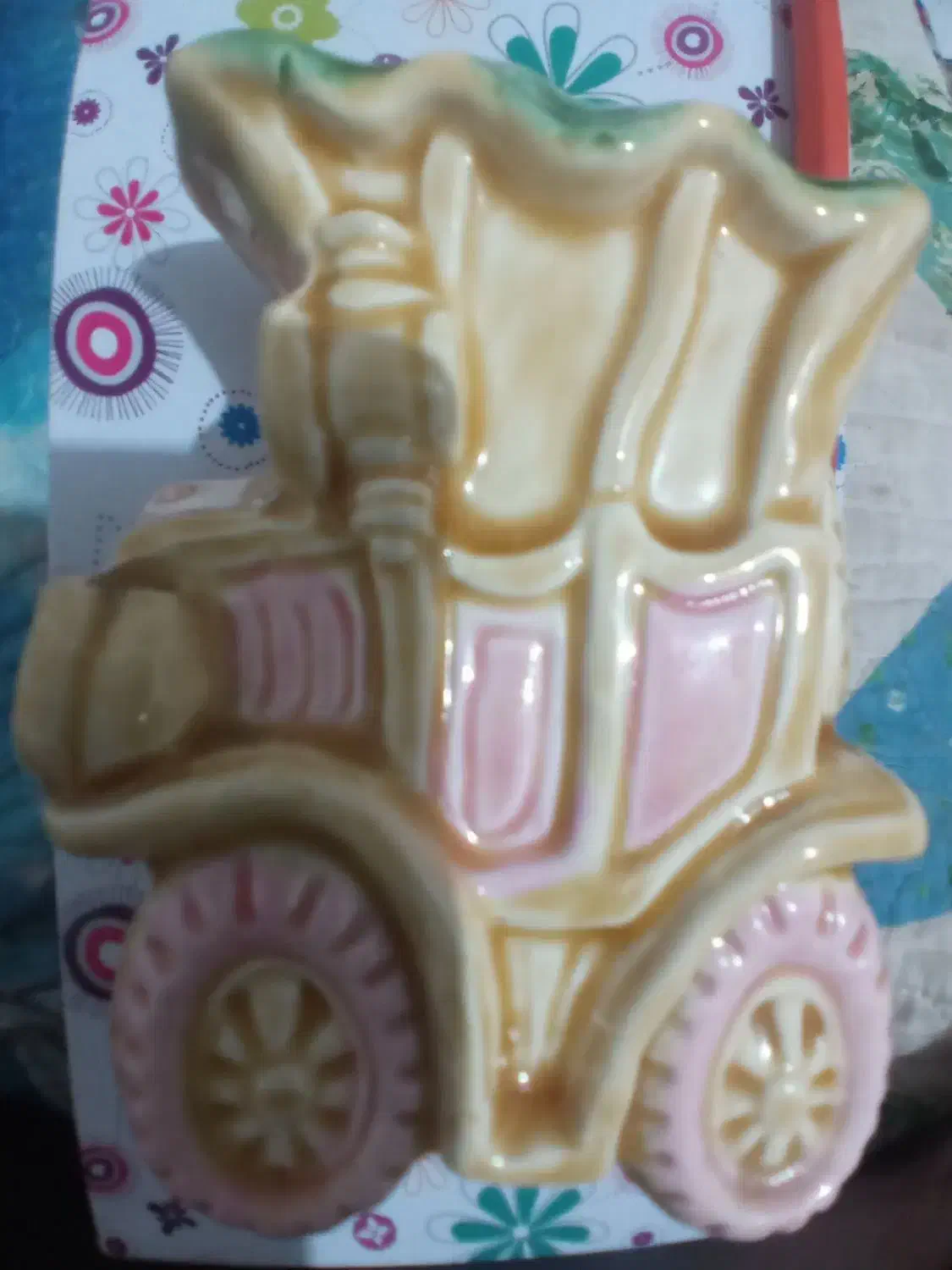 نمکدون ماشین|کلکسیون اشیاء عتیقه|رشت, سعدی (تختی)|دیوار