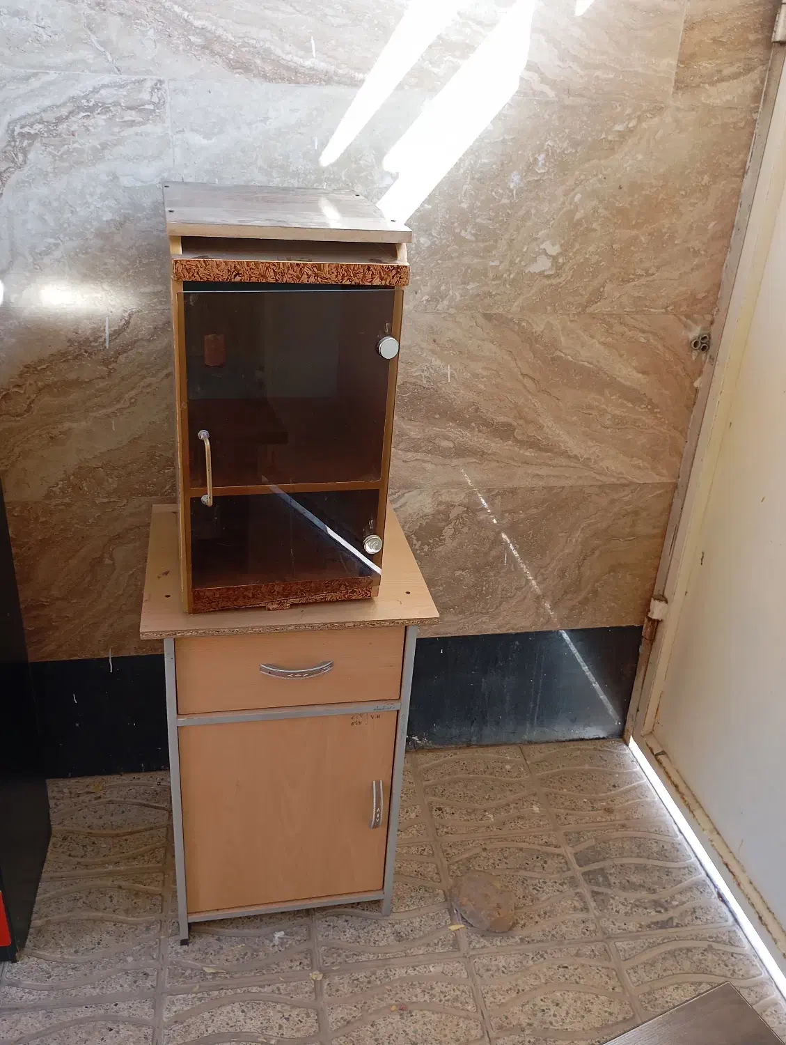 میز تحریر وکامپیوتر|میز تحریر و کامپیوتر|شاهرود, |دیوار