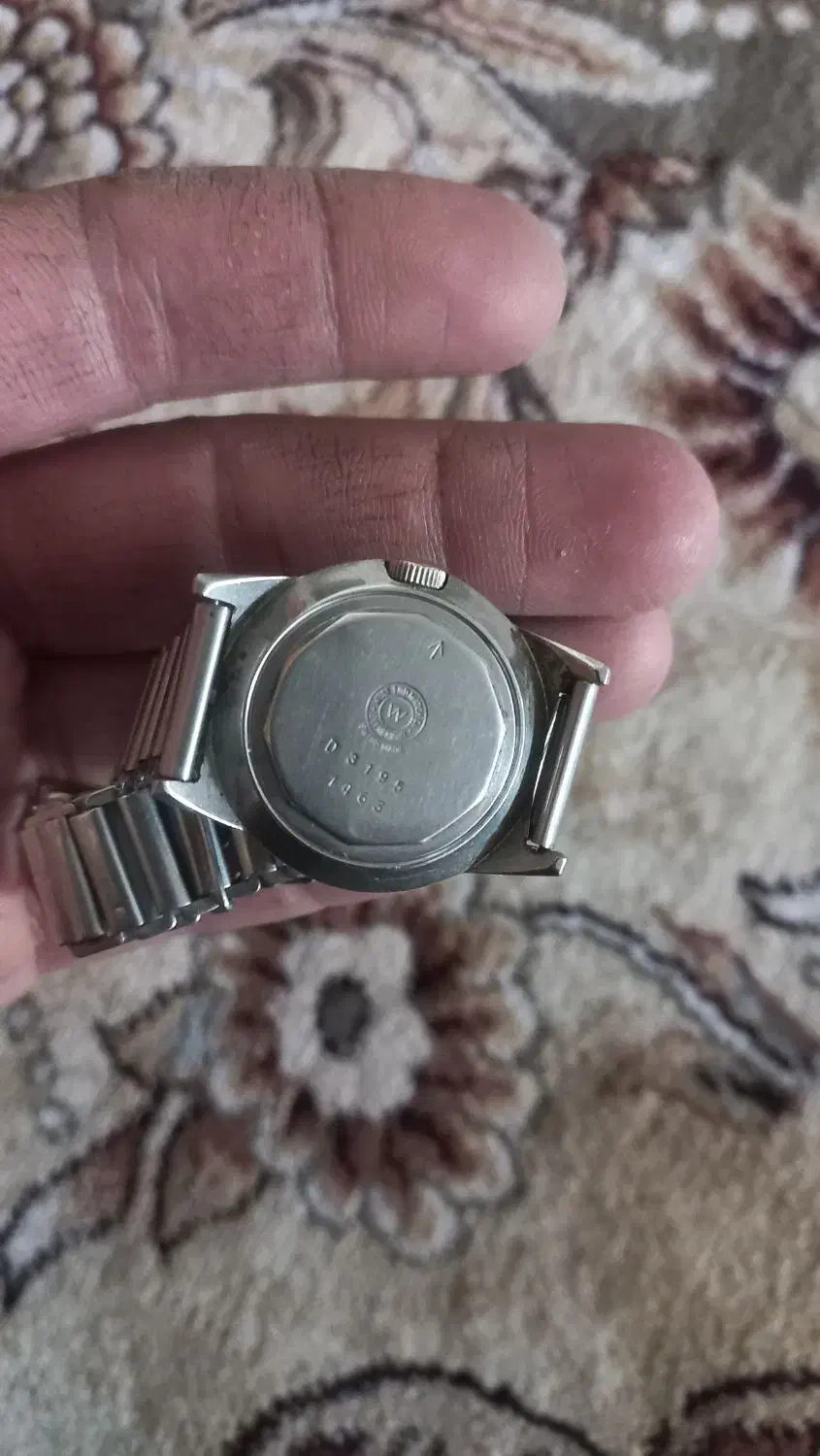 تلویزیون وساعت قدیمی|تلویزیون و پروژکتور|حمیدیا, |دیوار