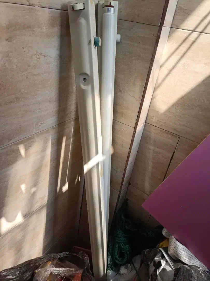 کیسه بکس مقداری طسمه رختکن لباس و عدد مهتابی سالم|لباس|بندرعباس, |دیوار