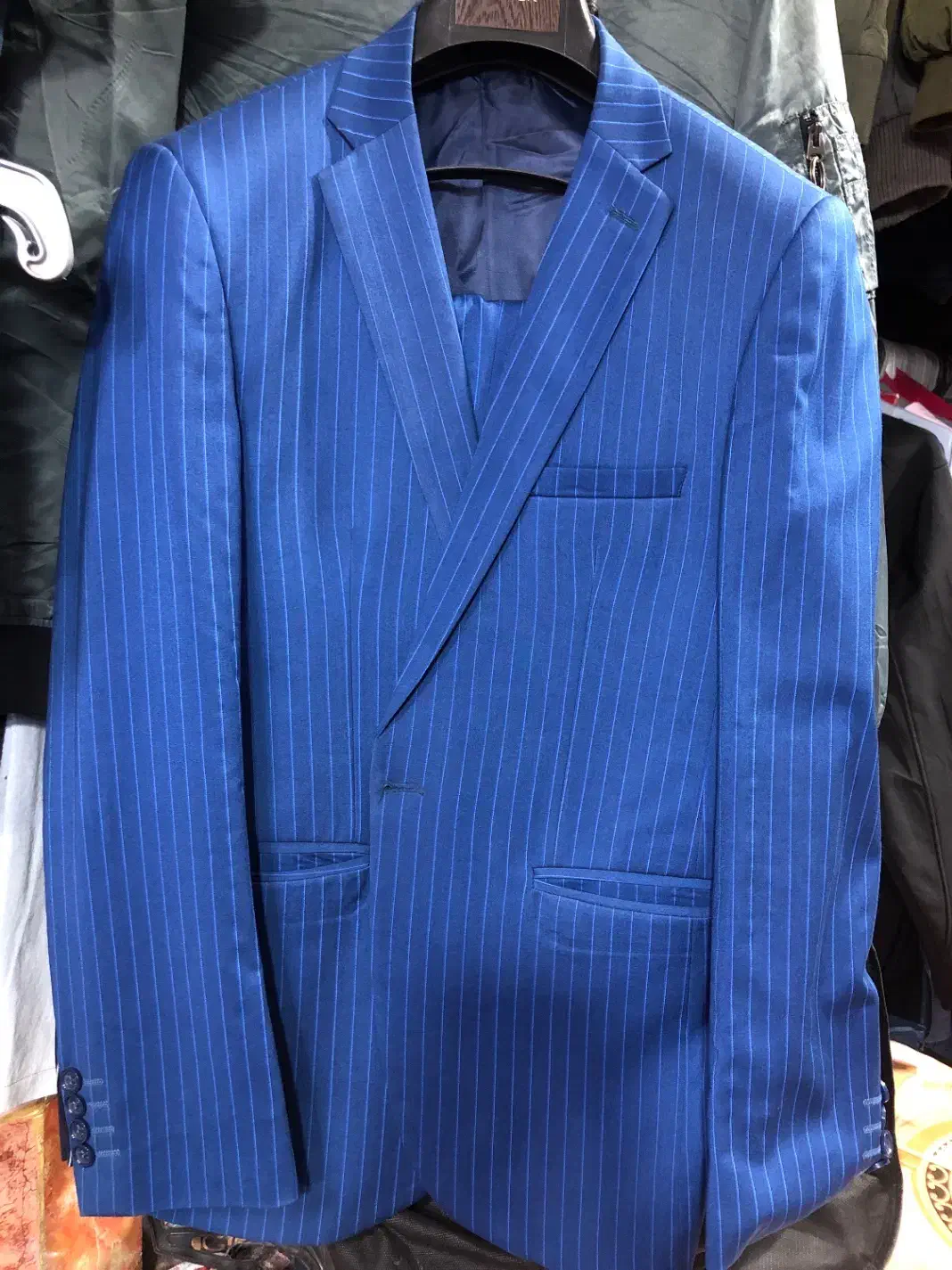 کت و شلوار|لباس|دهدشت, |دیوار