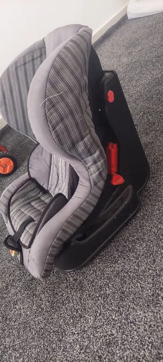 صندلی کودک|تخت و صندلی بچه|اندیمشک, |دیوار