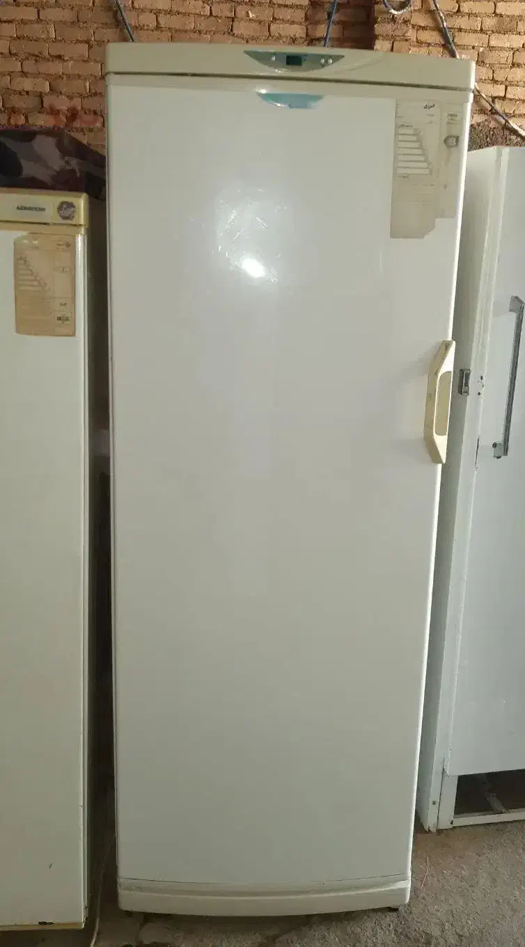 فریزر پارس سالم در حدنو تمیز بدون صدا|یخچال و فریزر|بروجرد, |دیوار