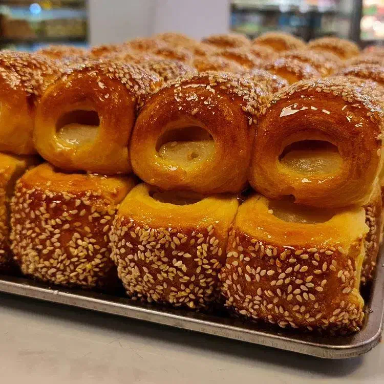 شیرینی گل محمدی دانمارکی ساقه عروس لوتکا|خدمات پذیرایی، مراسم|شهریار, شهرک مصطفی خمینی|دیوار