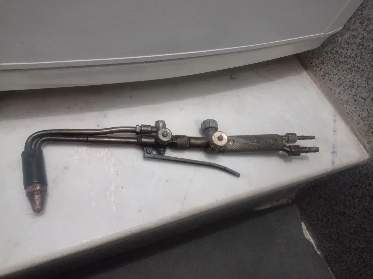 سرپیک المانی|کلکسیون اشیاء عتیقه|سبزوار, نواب صفوی|دیوار