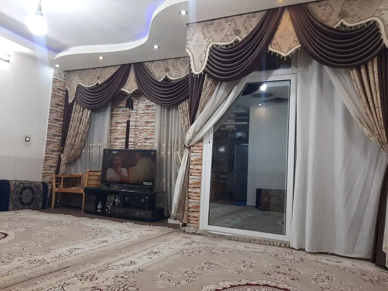 ویلایی درب حیاط بر کوچه ۲۲متری|فروش خانه و ویلا|اصفهان, شاه پسند|دیوار