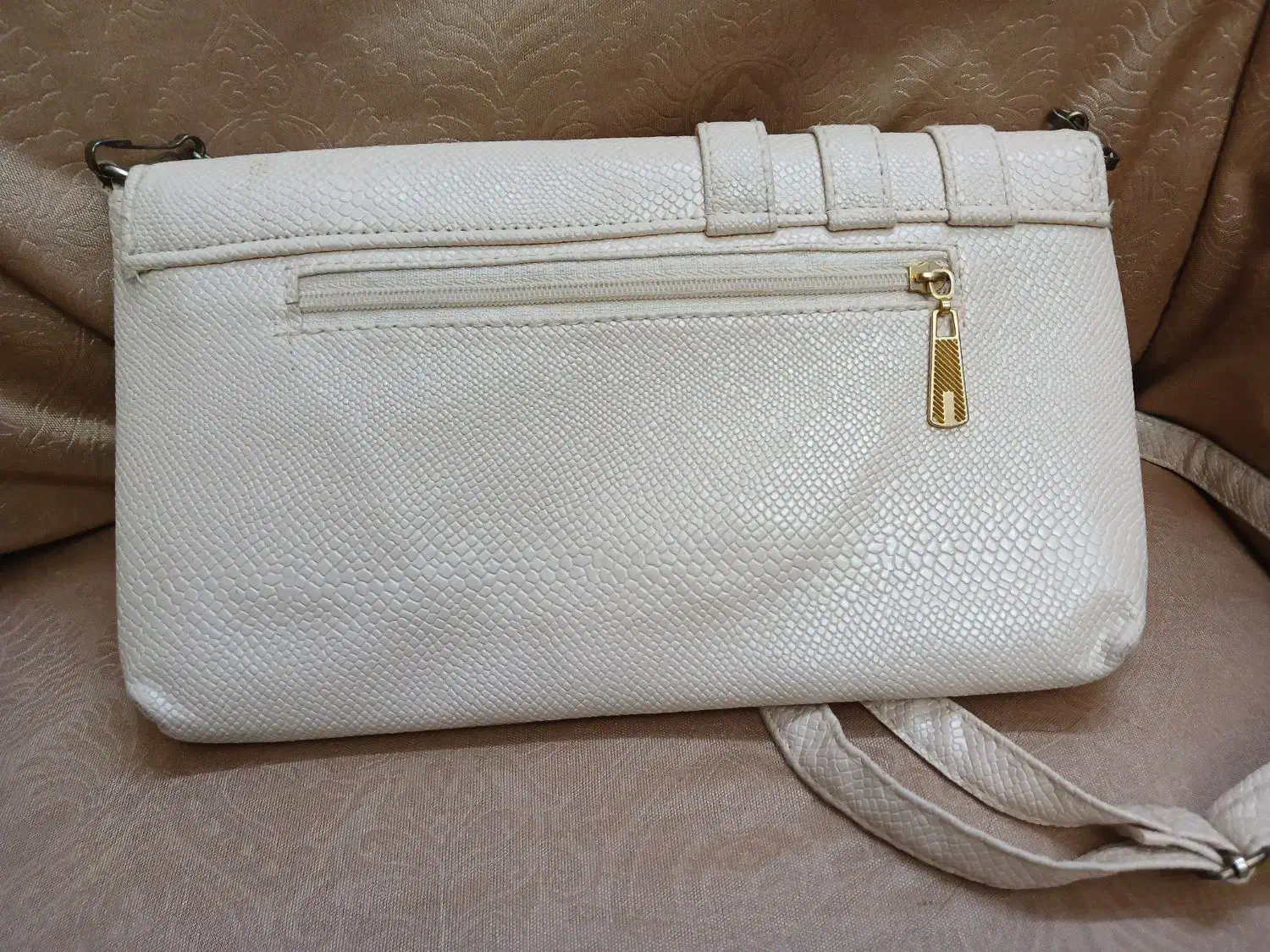 کیف نونو|کیف، کفش، کمربند|اراک, |دیوار