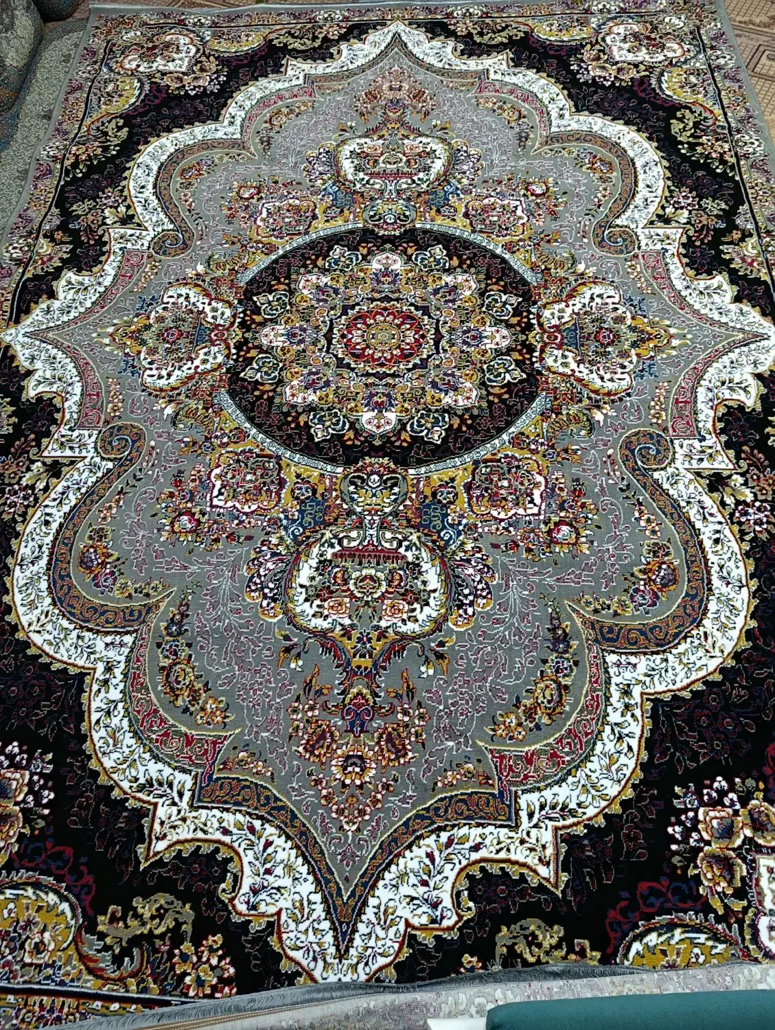 دوعددفرش کاملا نو قالی نگین مشهد|فرش|یزد, |دیوار