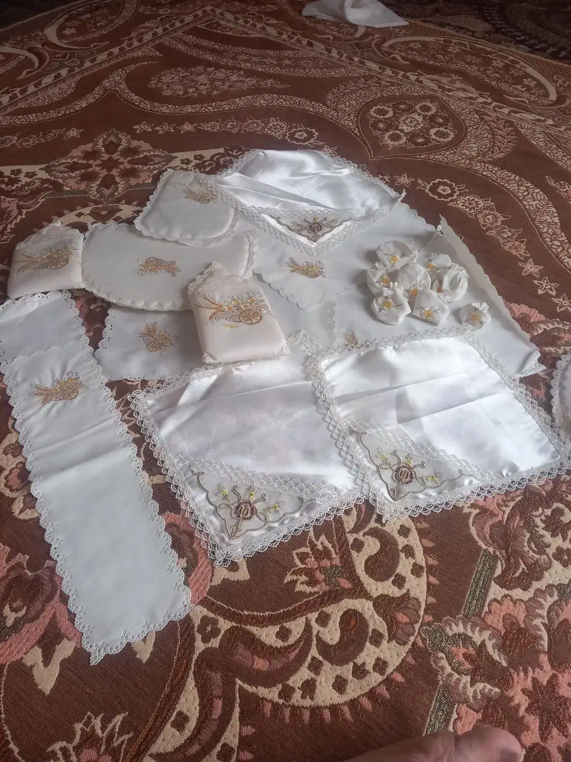 روی پشتی|سفره، حوله، دستمال آشپزخانه|اردبیل, |دیوار