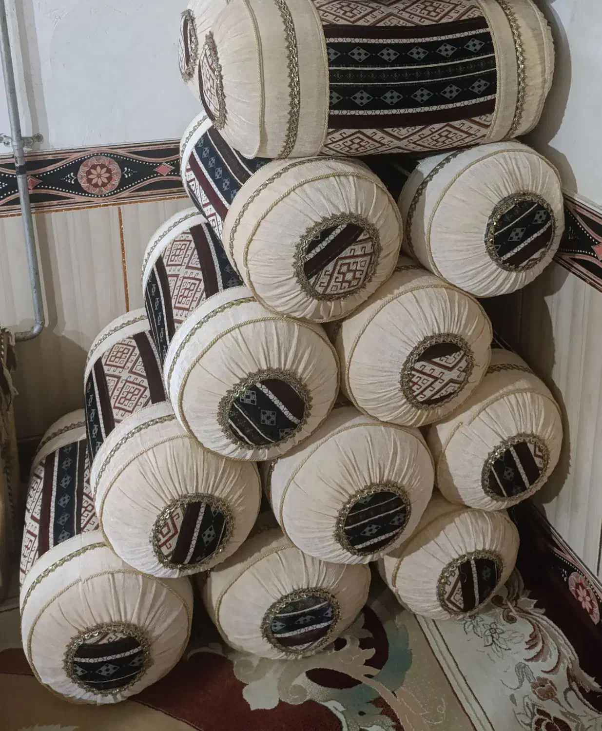 بالشت سنتی|رختخواب، بالش، پتو|یاسوج, |دیوار