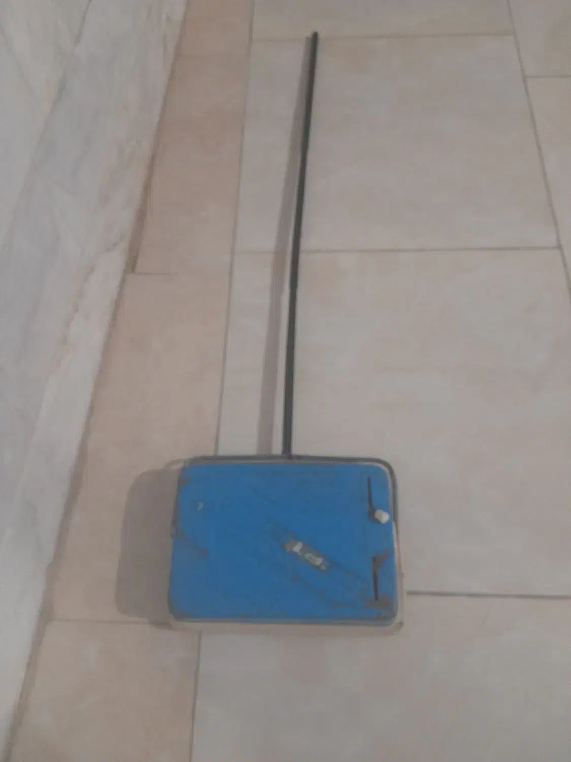 جاروی نبتون فرانسوی|لوازم نظافت|قم, هفت تیر|دیوار