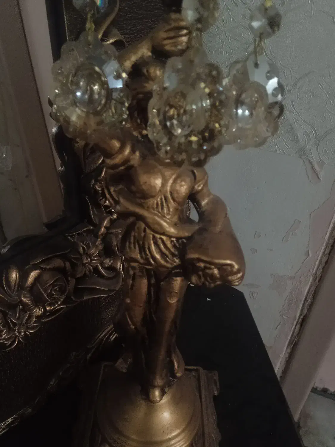 میز و آینه قهوه ای و طلایی سالم بدون خش|مبلمان خانگی و میز عسلی|شهریار, شهریار|دیوار