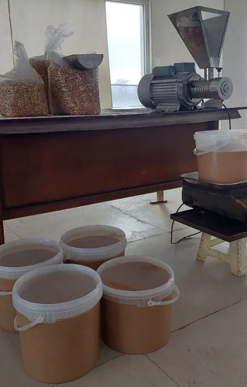 تولید کره بادام زمینی آستانه(با بادام محلی آستانه)|خوردنی و آشامیدنی|قم, کوه سفید|دیوار