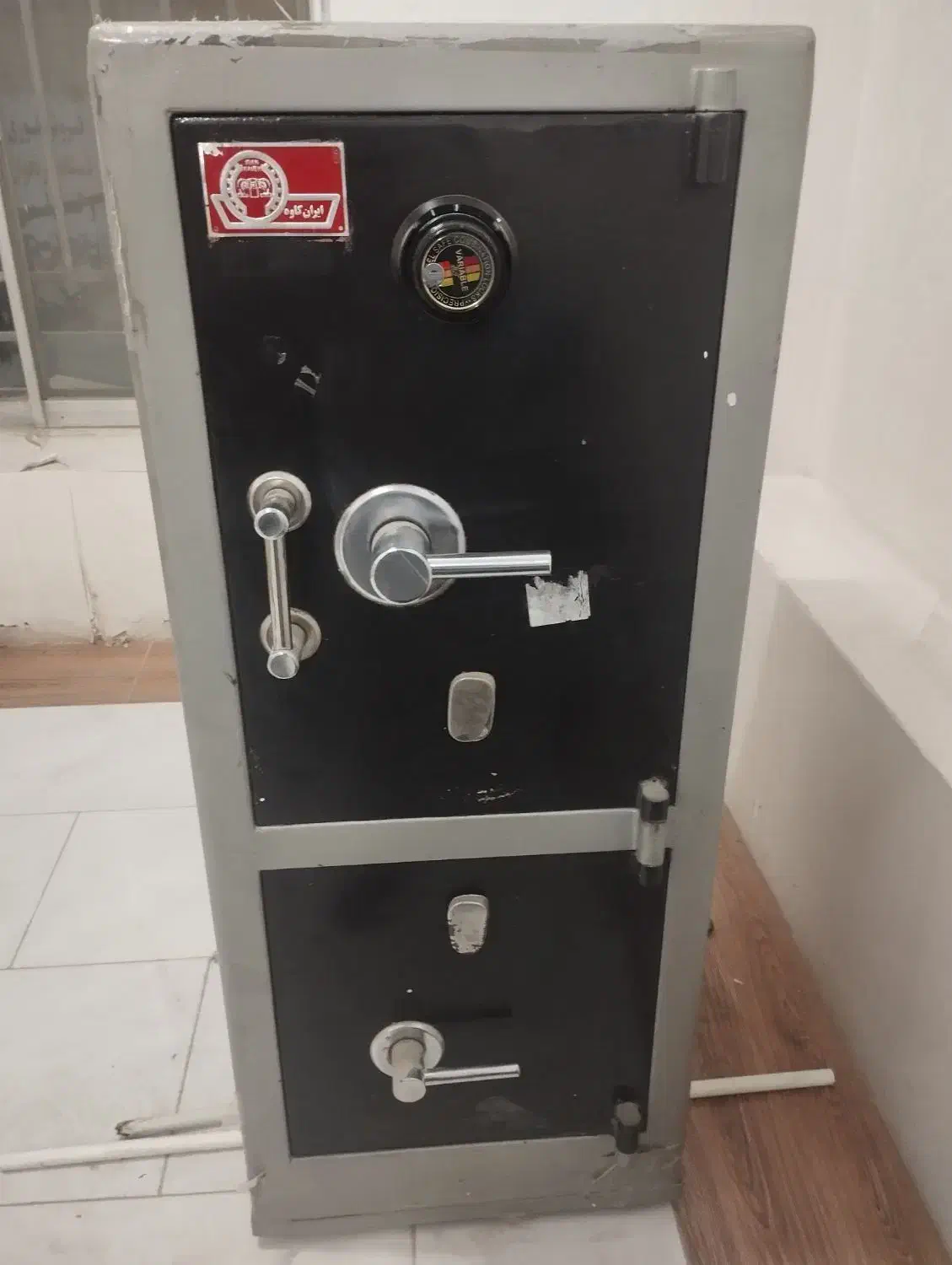 گاو صندوق  دست دو|ابزارآلات|طبس, |دیوار