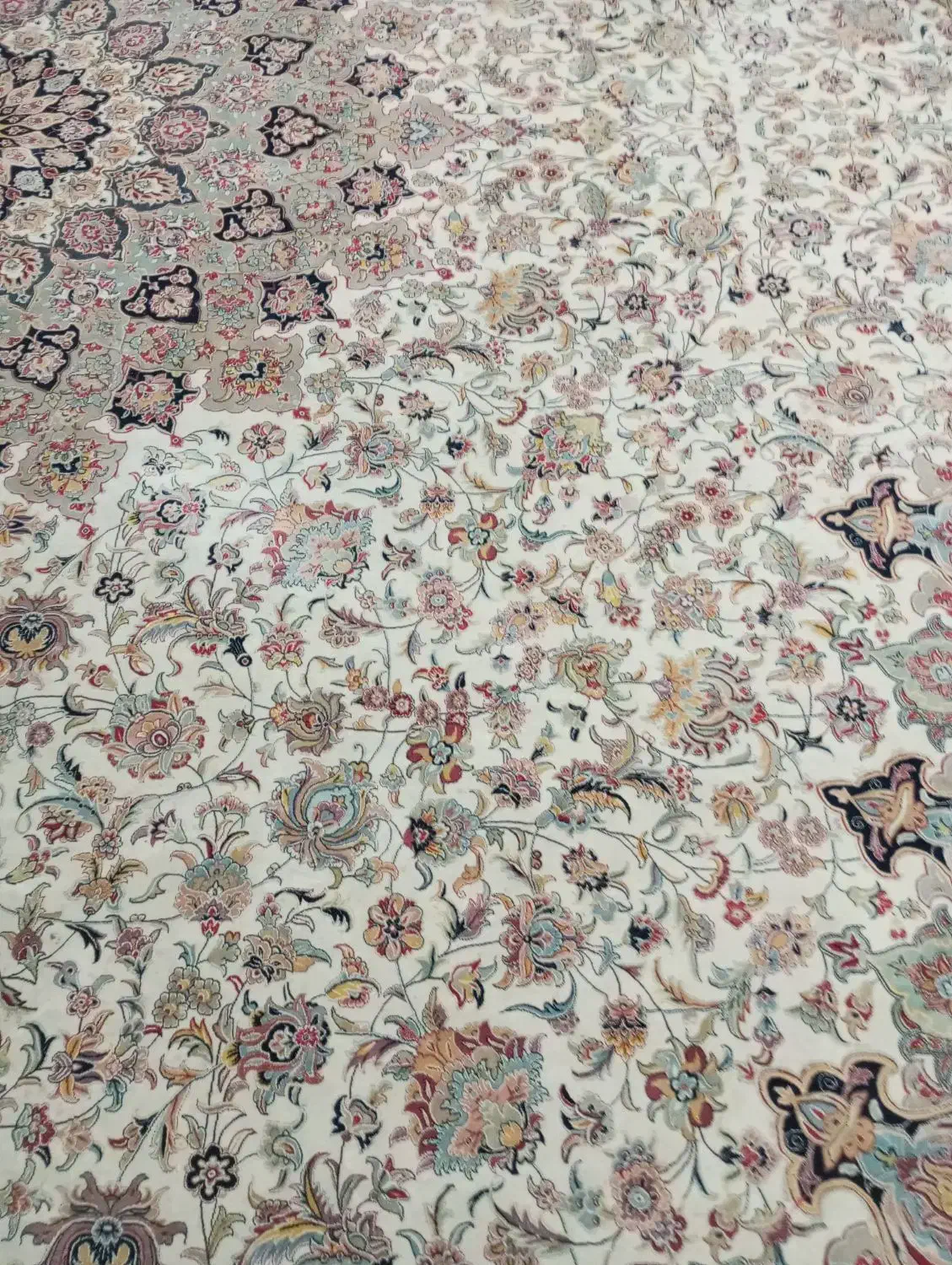 فرش بیست متری زمرد کاشان 4در5 و کناره یک در جهار|فرش|مشهد, حسین‌آباد|دیوار