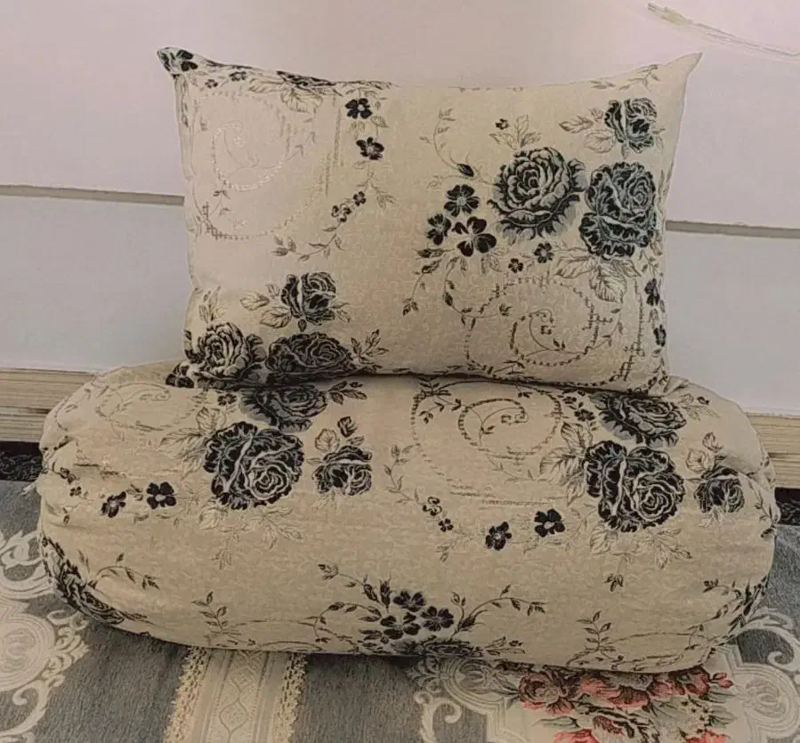 تعدادی پوش بالشت|رختخواب، بالش، پتو|زابل, |دیوار