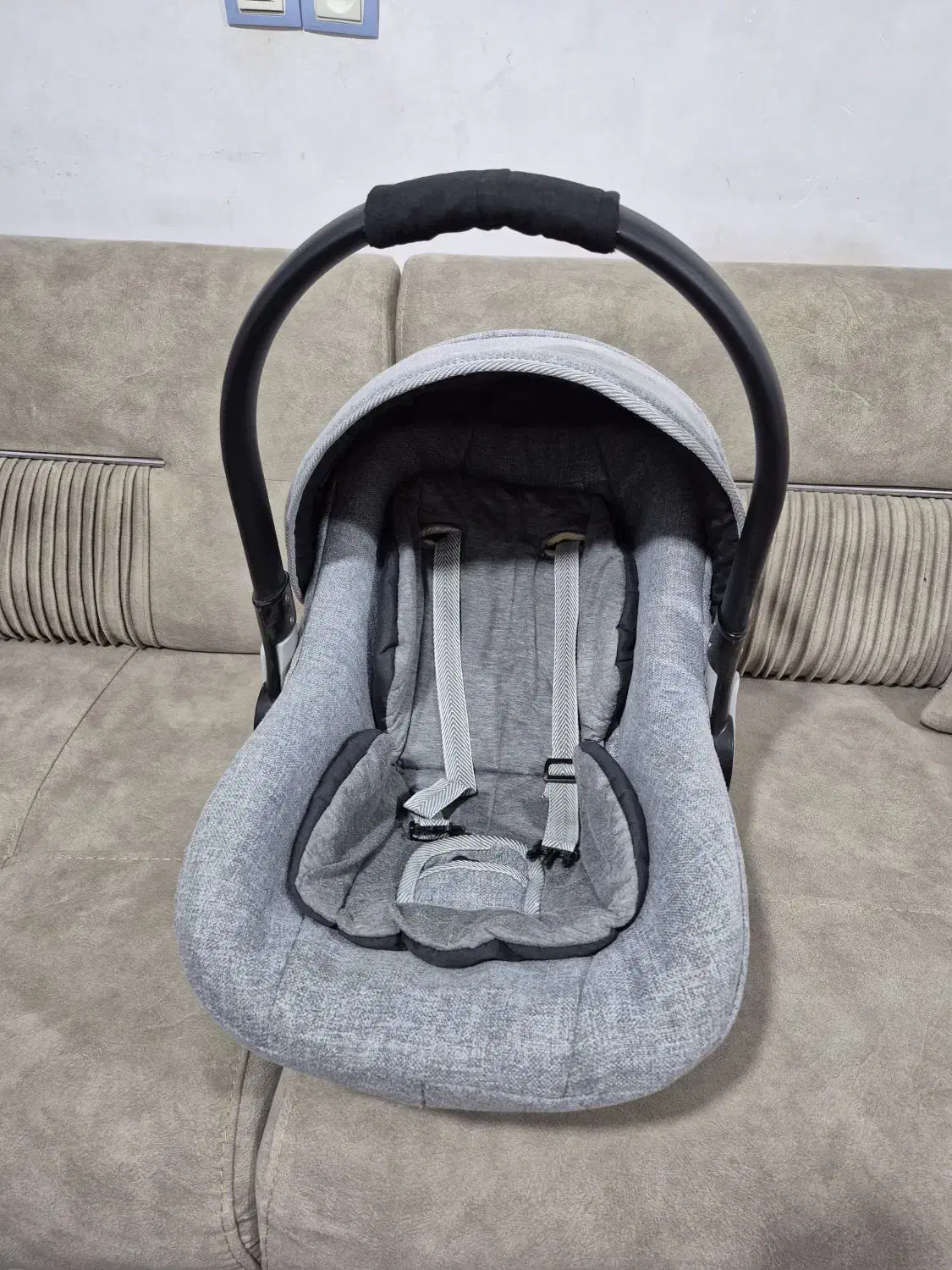 کالسکه و کریر|کالسکه و لوازم جانبی|رشت, حومه رشت|دیوار