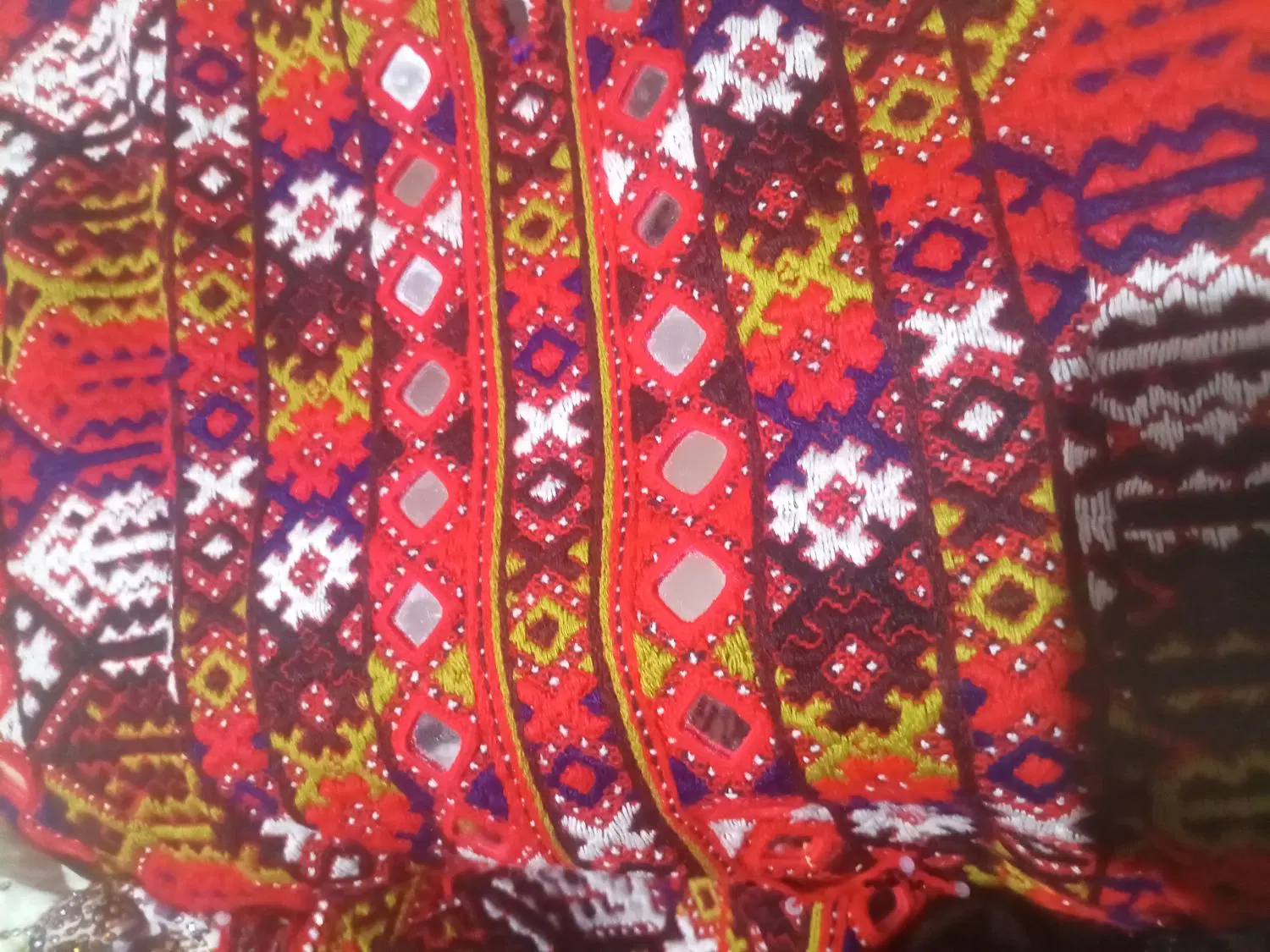 اینه|آینه|خاش, |دیوار