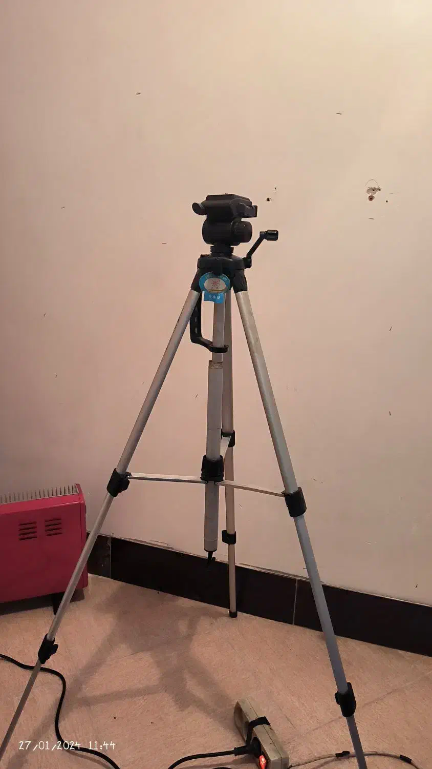 پایه دوربین با کیف|دوربین عکاسی و فیلم‌برداری|مبارکه, |دیوار