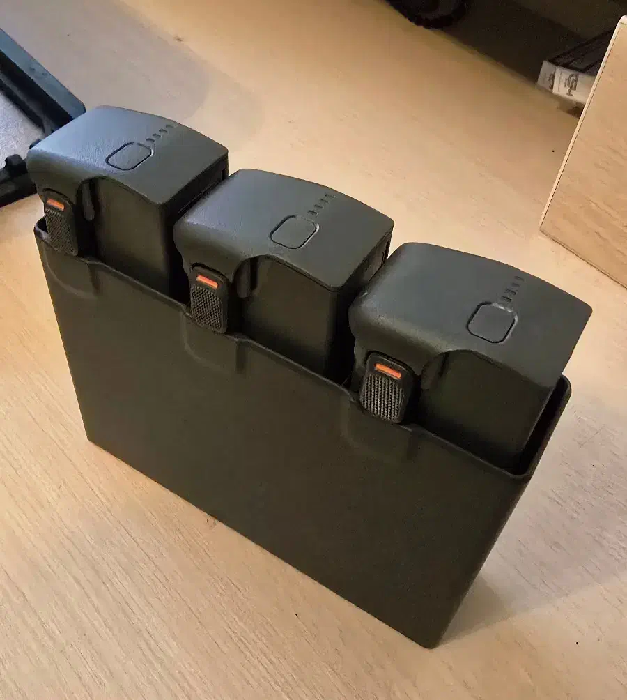 فروش ۳ عدد باطری اواتا ۲ به همراه هاب شارژ|دوربین عکاسی و فیلم‌برداری|تهران, تهرانپارس غربی|دیوار