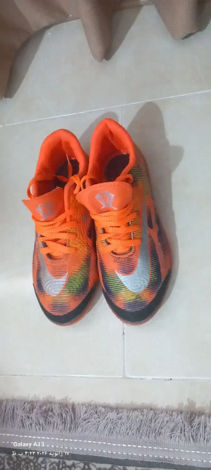 کفش فوتبال|کیف، کفش، کمربند|هشتگرد, شهرک ارم غربی|دیوار