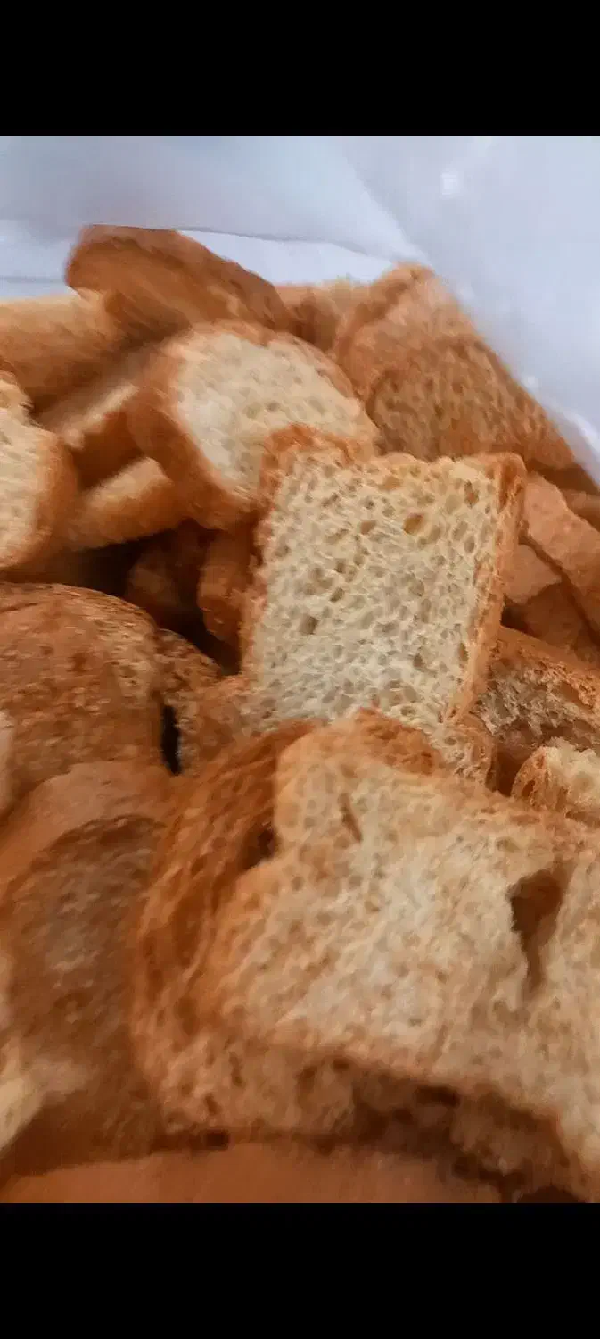 نان تست خشک|خوردنی و آشامیدنی|پیر بکران, |دیوار