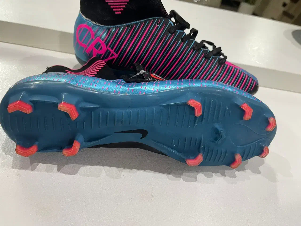 کفش چمنی نایک اصل ویتنام|کیف، کفش، کمربند|شیراز, آزادگان|دیوار