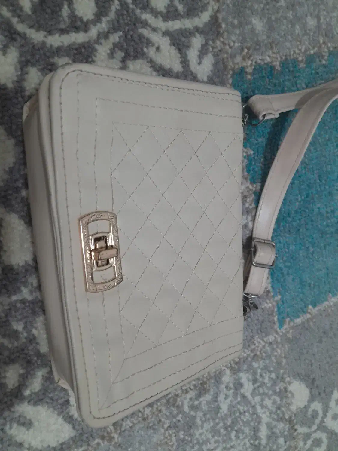 کیف دوشی|کیف، کفش، کمربند|رشت, جانبازان|دیوار