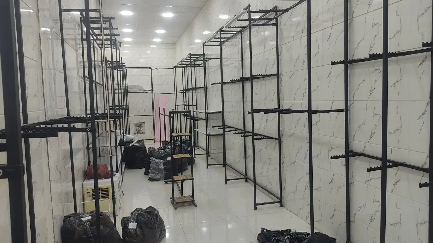 واگذاری کل مغازه یک جا.|فروشگاه و مغازه|میانه, |دیوار