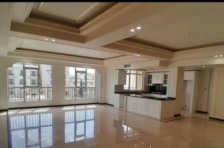 ۱۳۰متر ۳خواب تکواحد‌ لاله شرقی تخلیه