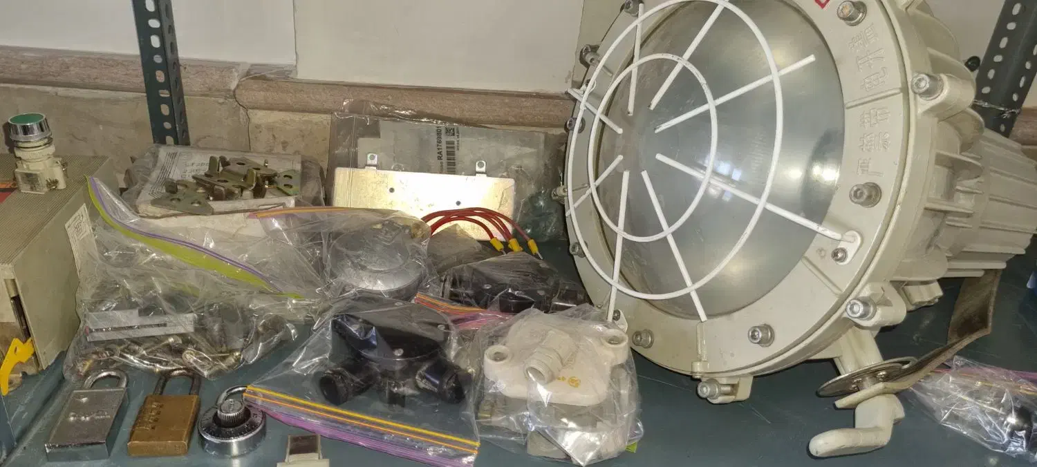 نورافکن ضد انفجار|لامپ و چراغ|ملکان, |دیوار