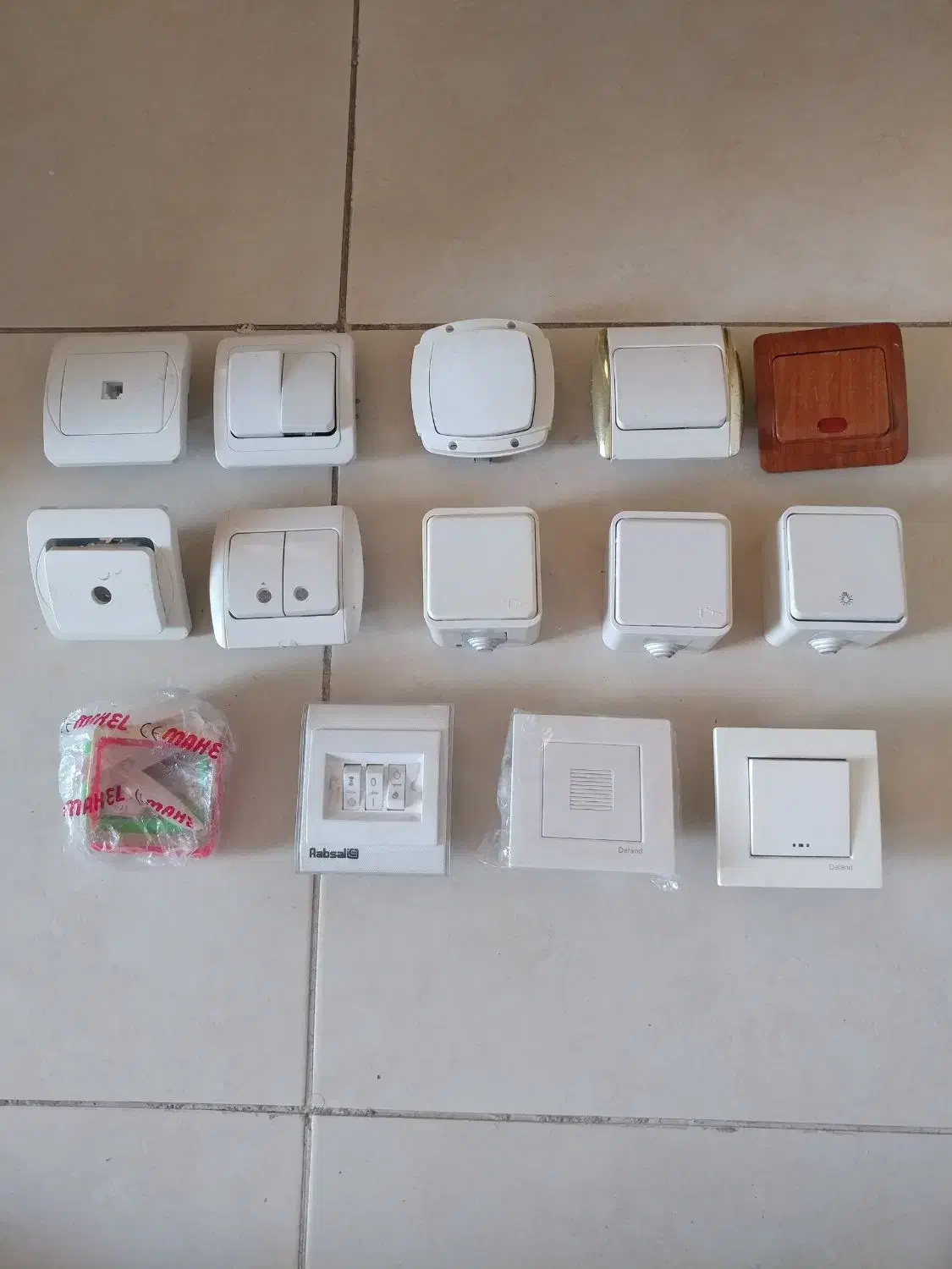 لوازم الکتریکی یکجا فروش|مصالح و تجهیزات ساختمان|تهران, دریاچه شهدای خلیج فارس|دیوار