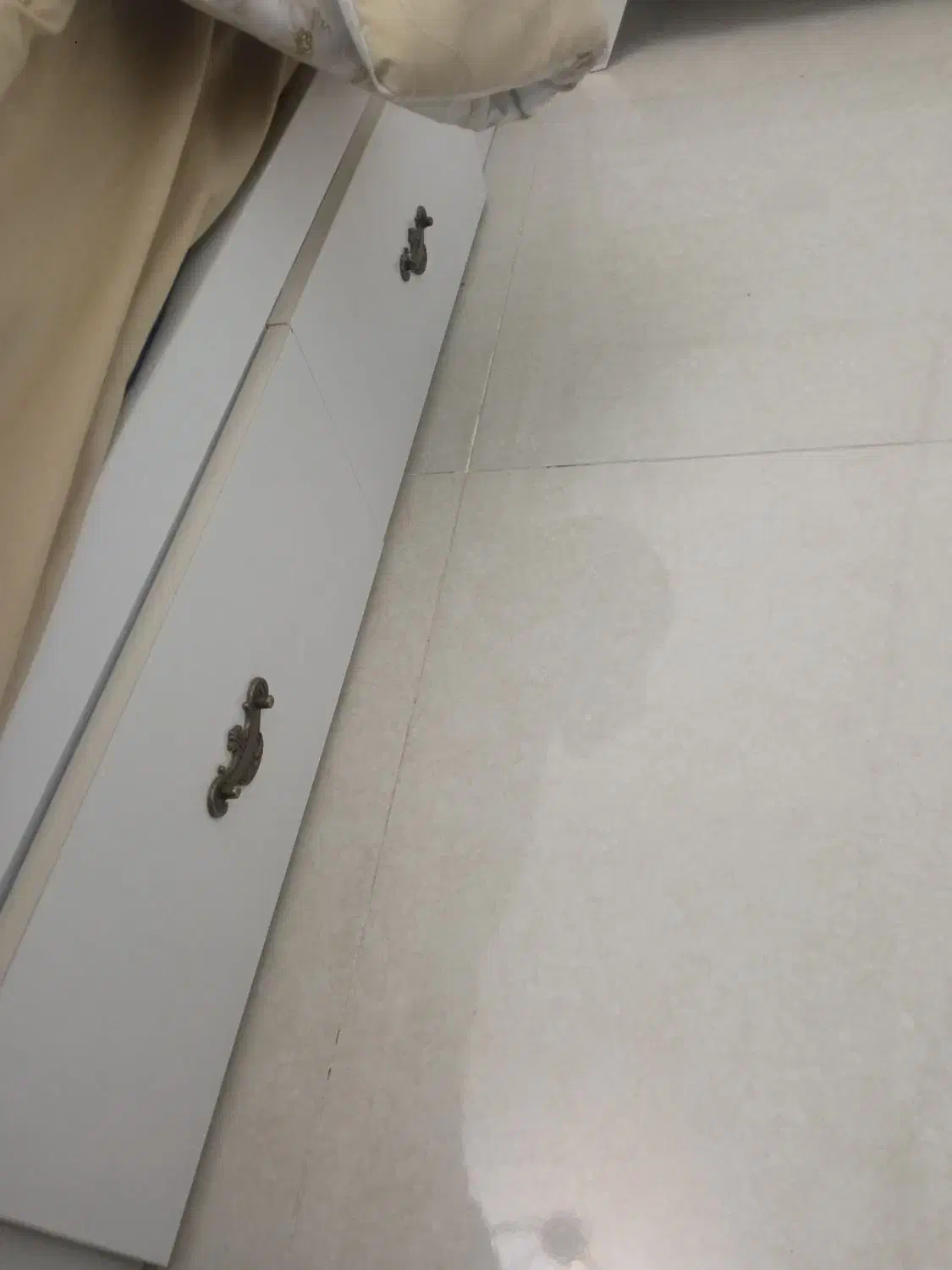 سرویس خواب شامل دو عددپاتختی دراور وکمد لباس|تخت و سرویس خواب|همدان, |دیوار