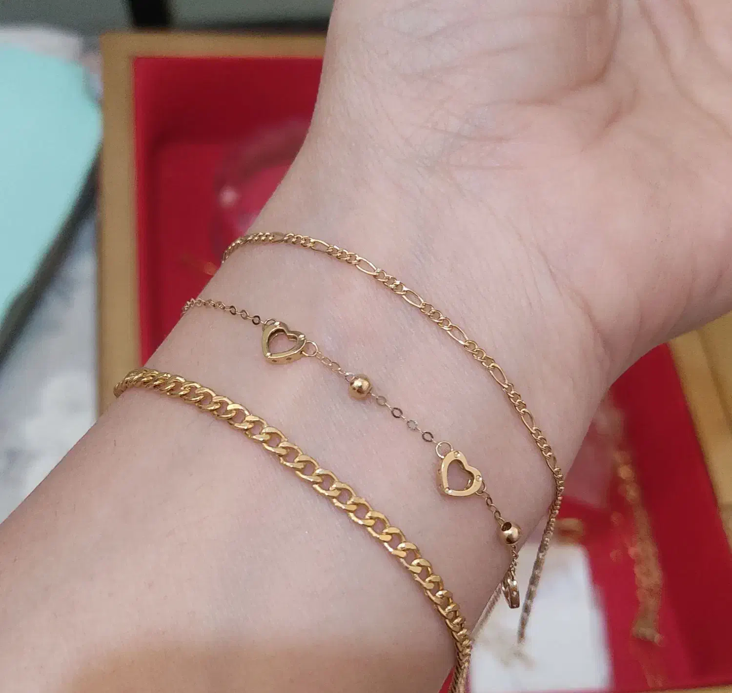 طلای کادویی و مینیمال|جواهرات|دوگنبدان, |دیوار