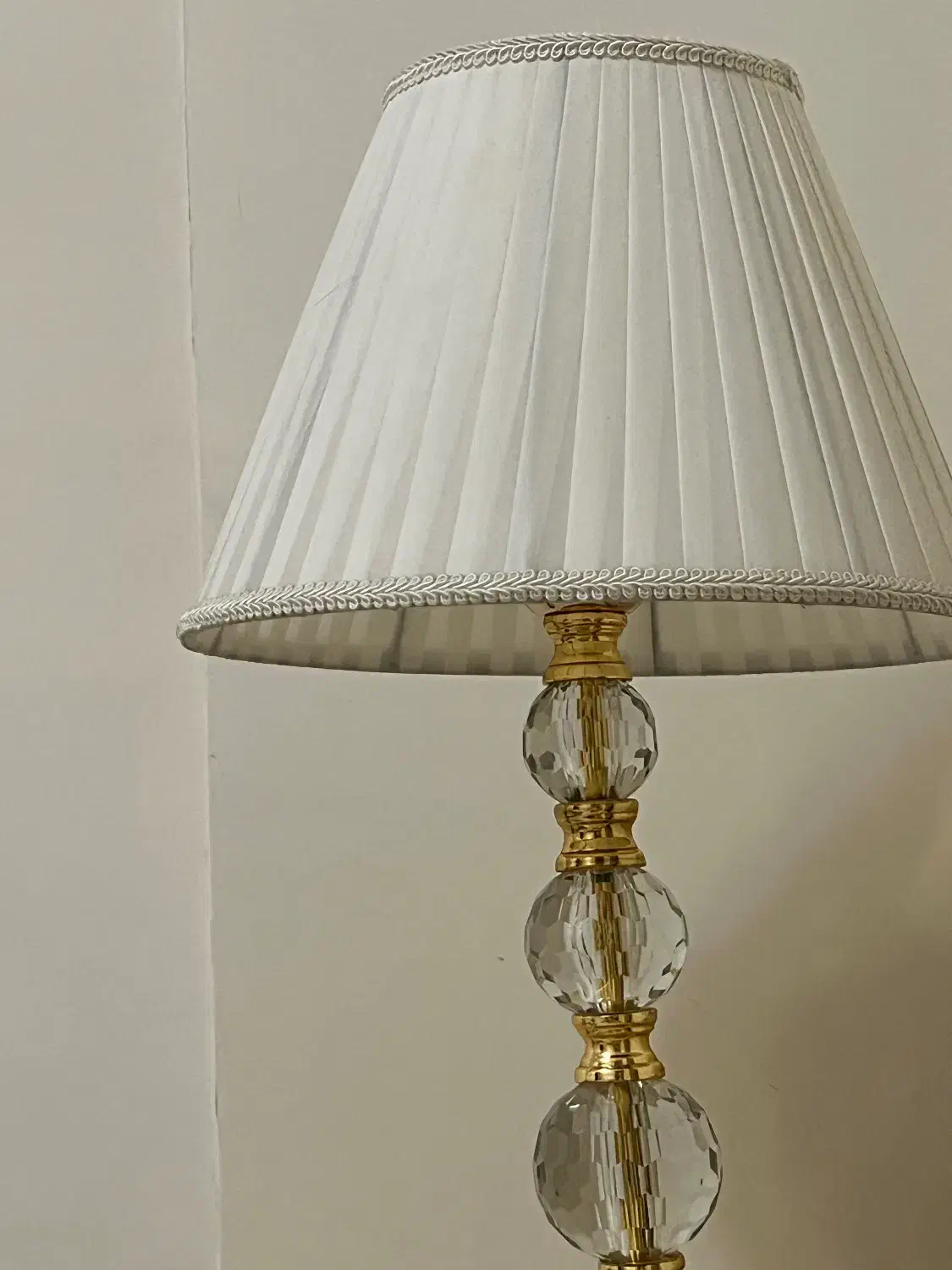 آباژور پایه طلایی کریستالی درحدنو|چراغ خواب و آباژور|تهران, جنتآباد مرکزی|دیوار