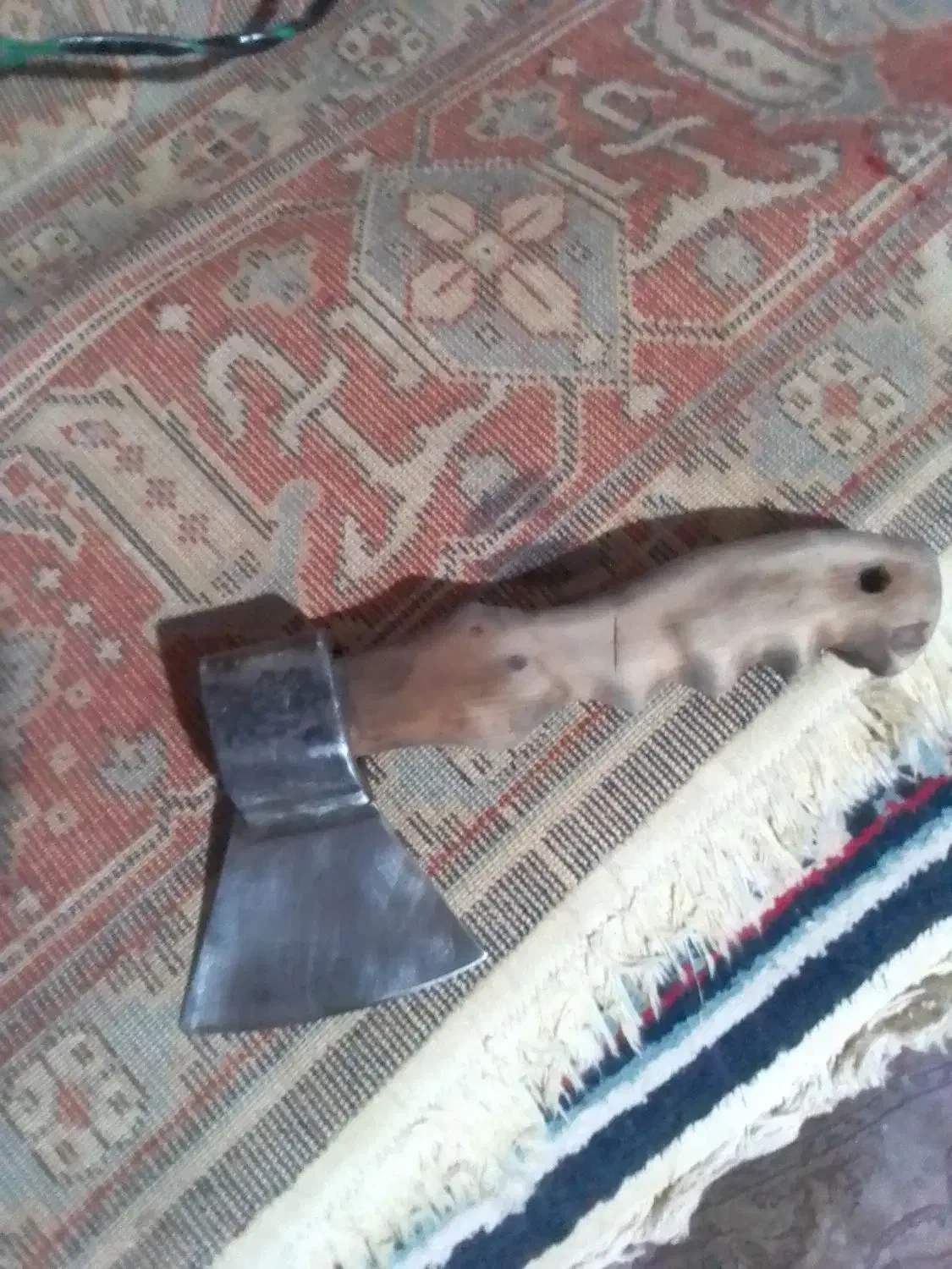 تبر. زین. کوجیک. قدیمی|کلکسیون اشیاء عتیقه|رشت, هلال احمر|دیوار