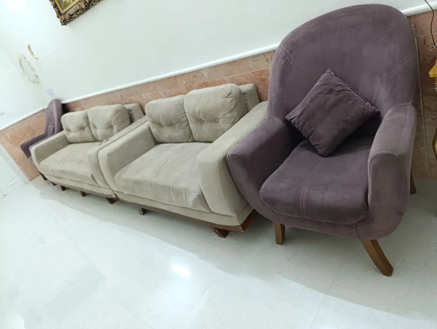 مبلمان راحتی ۷ نفره و جلو مبلی|مبلمان خانگی و میز عسلی|فریمان, |دیوار