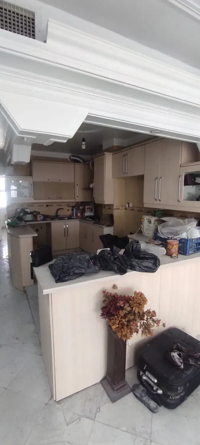 گلبرگ غربی. ابراهیم نژاد ۸۳ متر تکواحدی